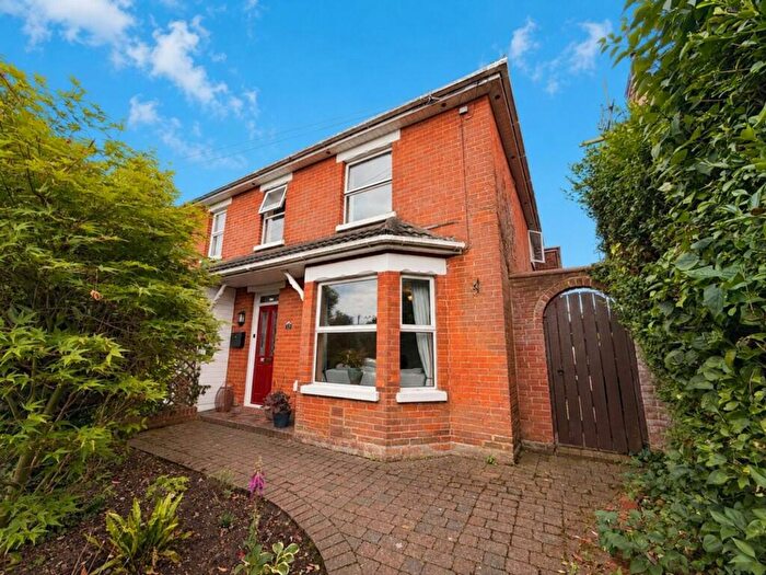 4 Bedroom Semi-Detached House For Sale In Southampton Road, Ringwood, BH24