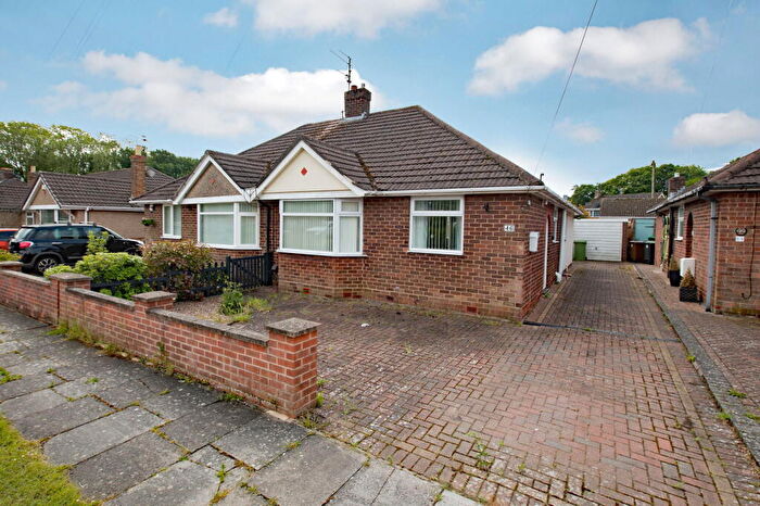 2 Bedroom Semi-Detached Bungalow For Sale In Cambridge Avenue, Corby, Northamptonshire, NN17