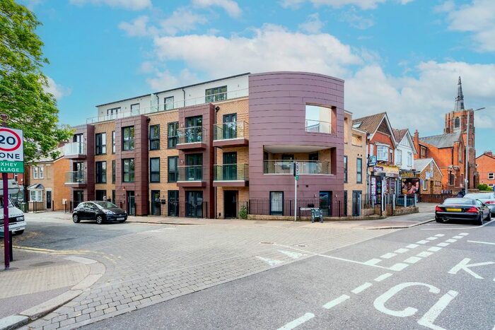 2 Bedroom Flat For Sale In Chalk Hill, Watford, Hertfordshire, WD19
