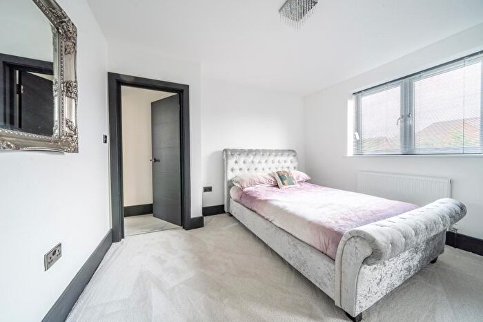 6 Bedroom Detached House For Sale In Farnham Common, Amersham, SL2