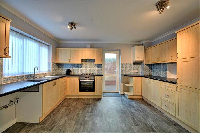 4 Bedroom Link Detached House To Rent In The Paddock, Headley, Bordon, Hampshire, GU35