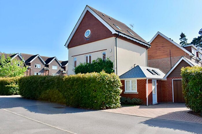 4 Bedroom Detached House For Sale In Mulberry Way, Ashtead, KT21