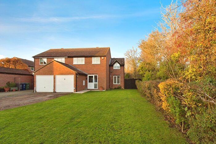 4 Bedroom Semi Detached House For Sale In Ashmead Drive, Hardwick, Cambridgeshire, CB23