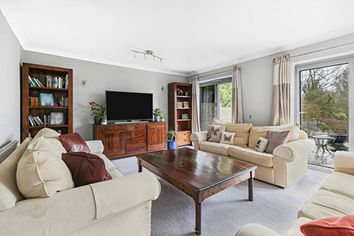 4 Bedroom Detached House For Sale In The Grove, Brookmans Park, AL9