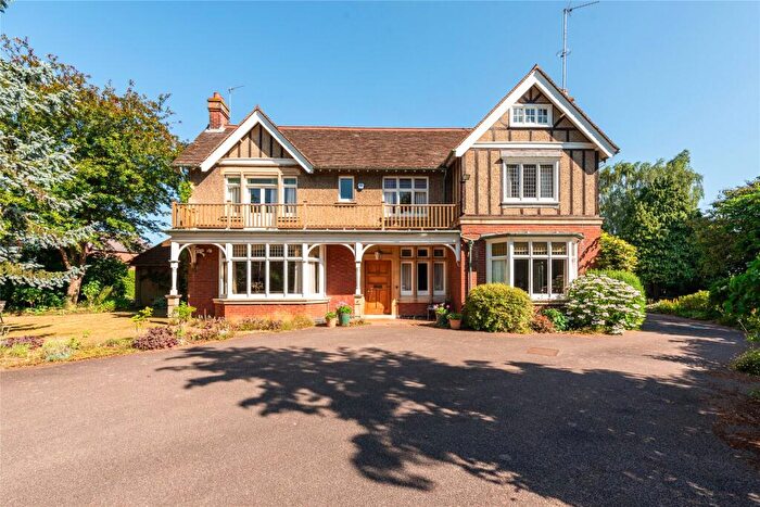 5 Bedroom Detached House For Sale In Windmill Hill, Biddenham, Bedfordshire, MK40