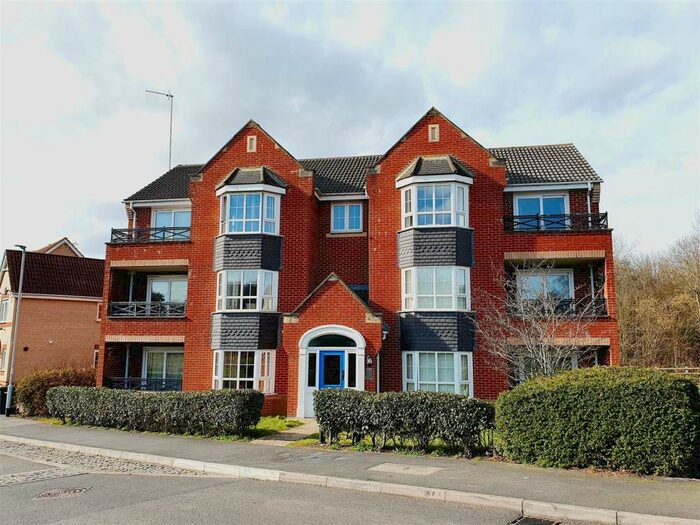 2 Bedroom Flat To Rent In Abbotts Way, Kettering, Northants, NN15