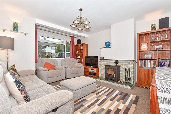 4 Bedroom Semi-Detached House For Sale In Knowle Road, Penenden Heath, Maidstone, Kent, ME14