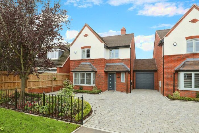 4 Bedroom Detached House For Sale In Kineton Road, Wellesbourne, Warwick, CV35