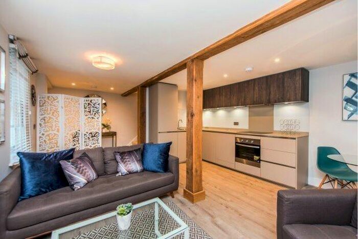 2 Bedroom Maisonette To Rent In Scholars Court, Guildford, GU1