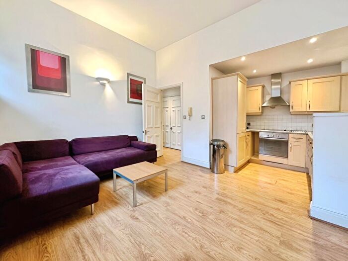 1 Bedroom Flat To Rent In Dock Street, Leeds, West Yorkshire, LS10