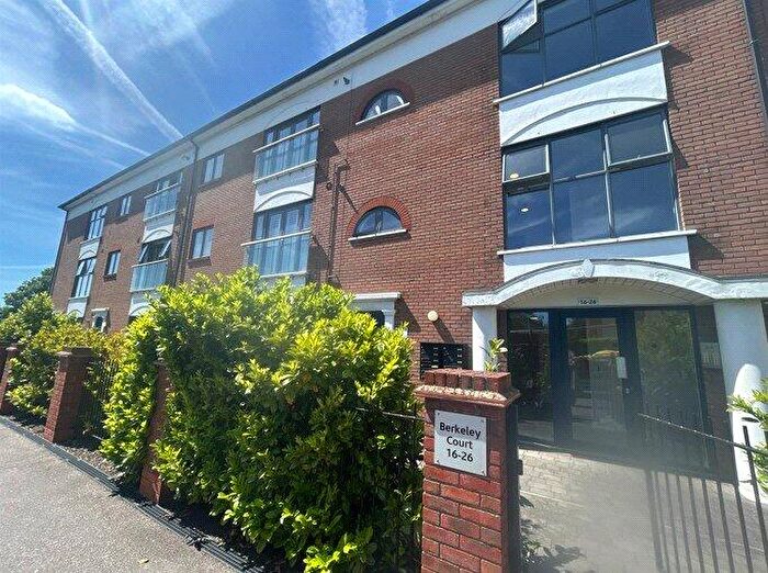 2 Bedroom Apartment To Rent In Masons Hill, Bromley, BR2