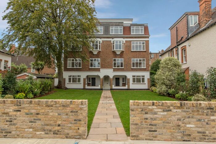 4 Bedroom Flat To Rent In Courthope Road, London, SW19