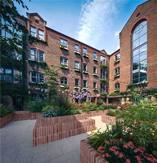 3 Bedroom Flat For Sale In Angel Village, City Road, EC1V