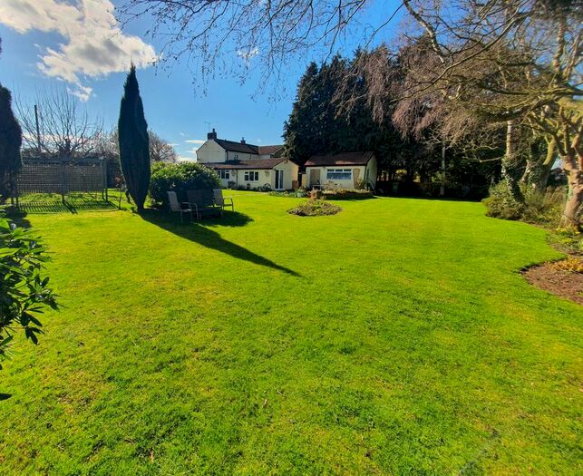 3 Bedroom Semi-Detached House For Sale In Wolvey Road, Bulkington, Bedworth, Warwickshire, CV12