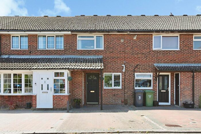 2 Bedroom Terraced House For Sale In Kingston, Netley Abbey, Southampton, SO31