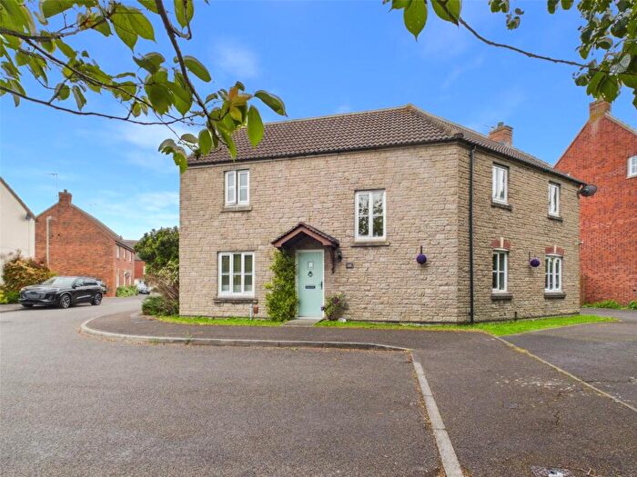 4 Bedroom Detached House For Sale In The Causeway, Quedgeley, Gloucester, Gloucestershire, GL2
