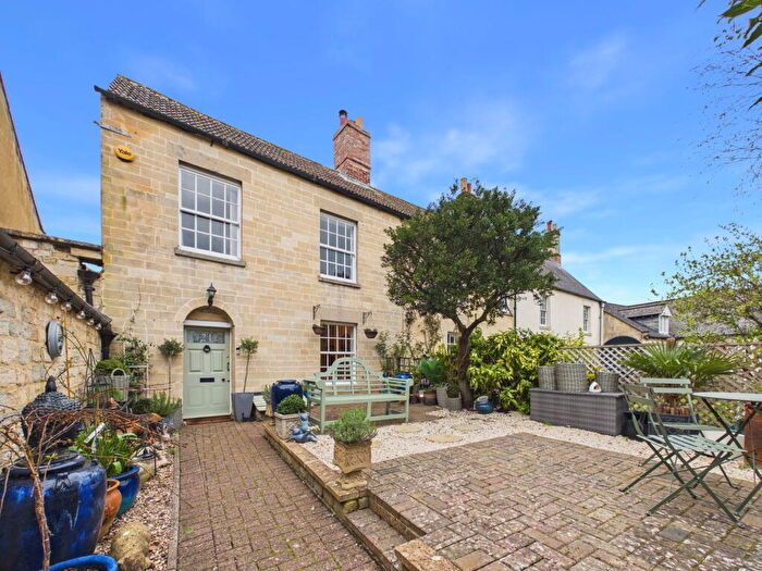 4 Bedroom Terraced House For Sale In The Green, Calne, SN11