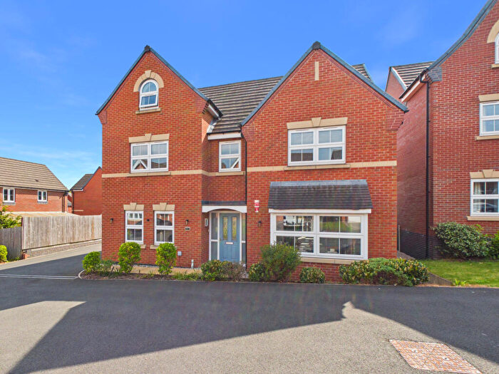5 Bedroom Detached House For Sale In Girton Way, Mickleover, DE3