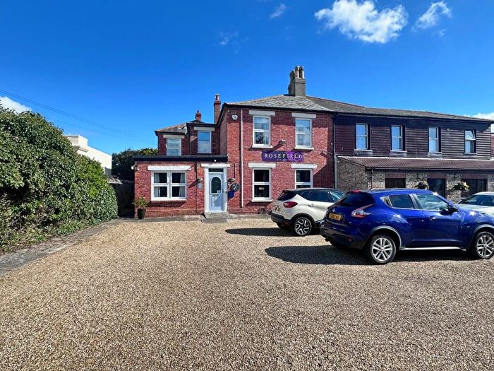 7 Bedroom Semi-Detached House For Sale In Dorchester Road, Weymouth, DT4