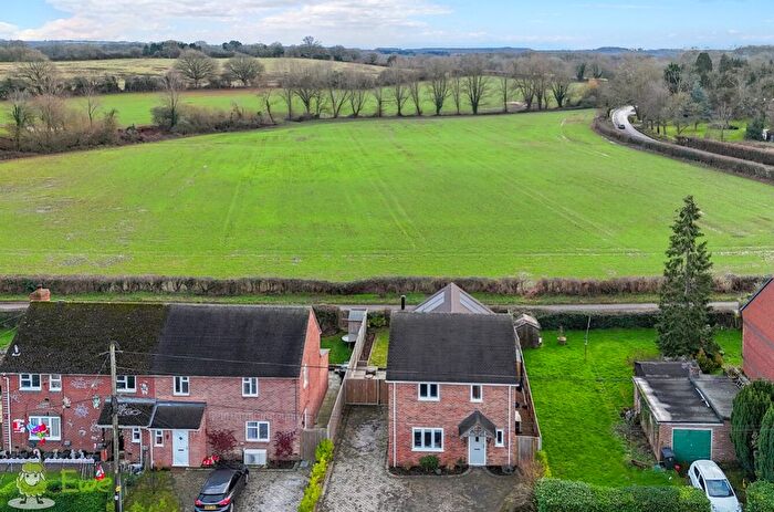 3 Bedroom Detached House For Sale In Holt Cottages, Ashford Hill, Thatcham, Berkshire, RG19