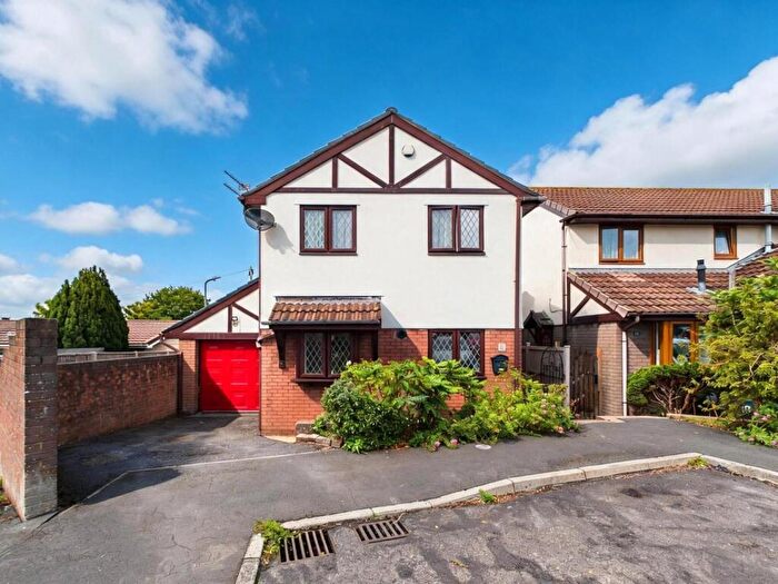 4 Bedroom Detached House For Sale In School Walk, Whitehall, Bristol, BS5