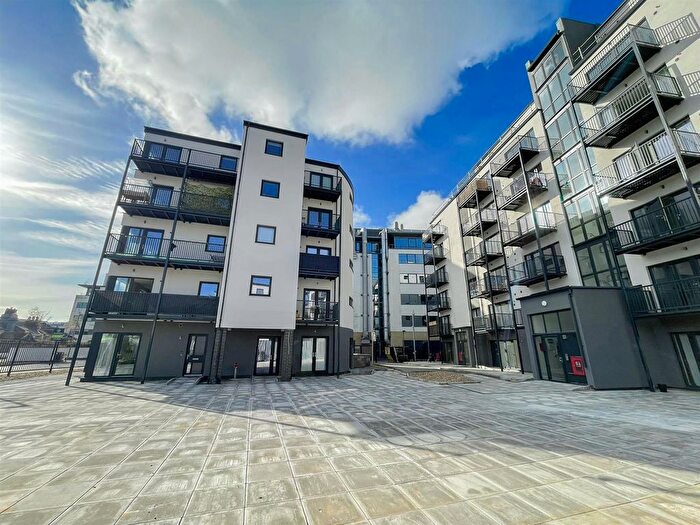 2 Bedroom Flat To Rent In Flat, Martin Court, Hastings, TN34