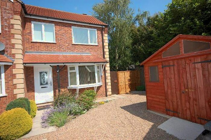 3 Bedroom Semi-Detached House To Rent In Shrubwood Close, Heckington, NG34