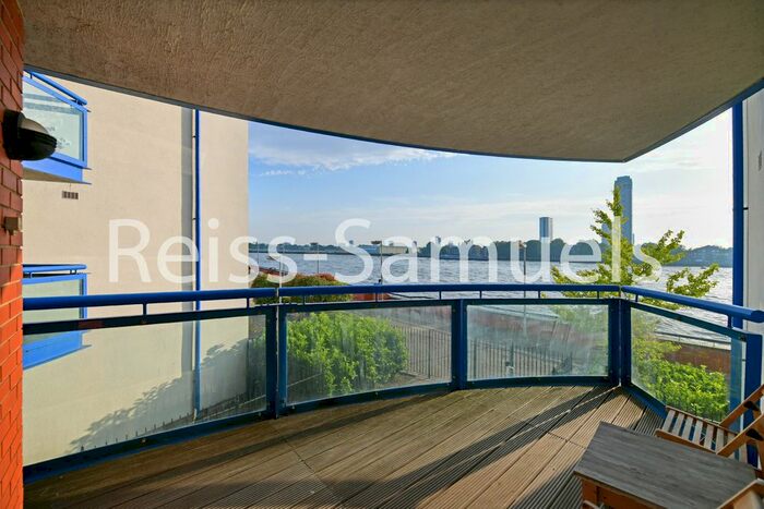 3 Bedroom Flat To Rent In Nova Building, Newton Place, Isle Of Dogs, Docklands, London, E14