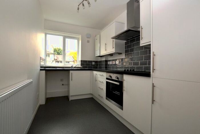 2 Bedroom Flat To Rent In Knighton Park Road, London, SE26