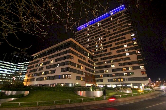 Apartment To Rent In Skyline Plaza, RG21