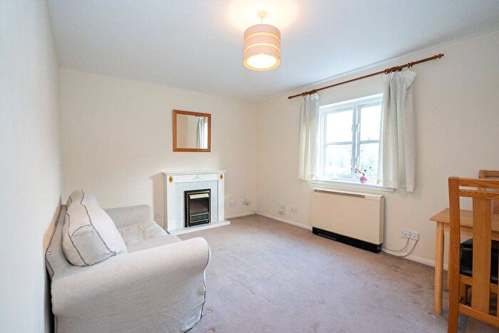 1 Bedroom Flat To Rent In Tytler Gardens, Edinburgh, EH8