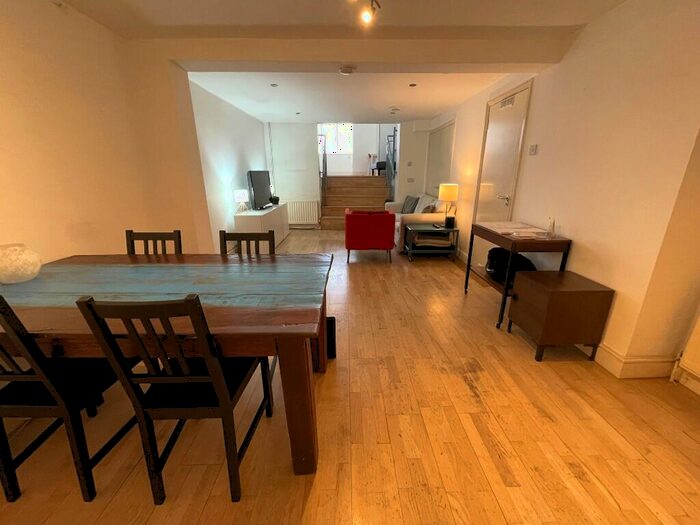 3 Bedroom Flat To Rent In Liverpool Road, London, N1