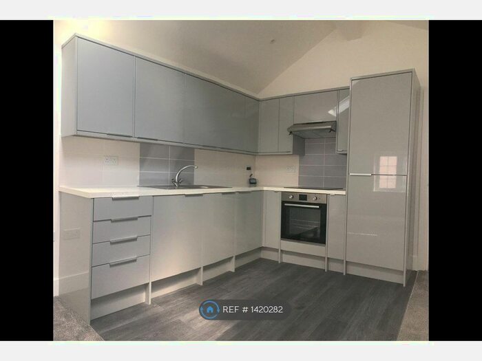 2 Bedroom Flat To Rent In Albert Road, Camberley, GU15