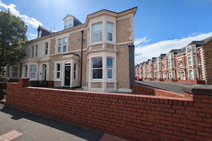2 Bedroom Flat For Sale In Durham Road, Low Fell, Gateshead, NE8