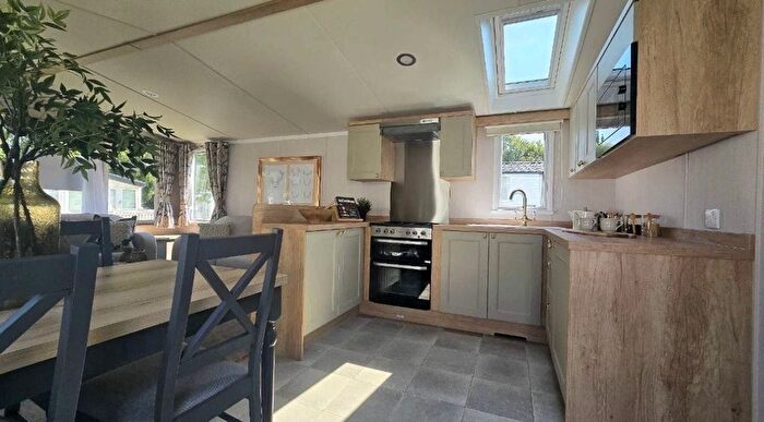 2 Bedroom Mobile/park Home For Sale In Gisburn, BB7