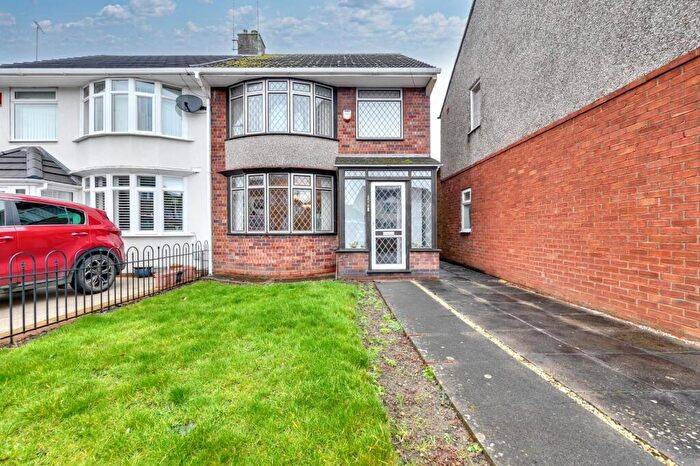 3 Bedroom Semi-Detached House For Sale In Torcross Avenue, Coventry, CV2