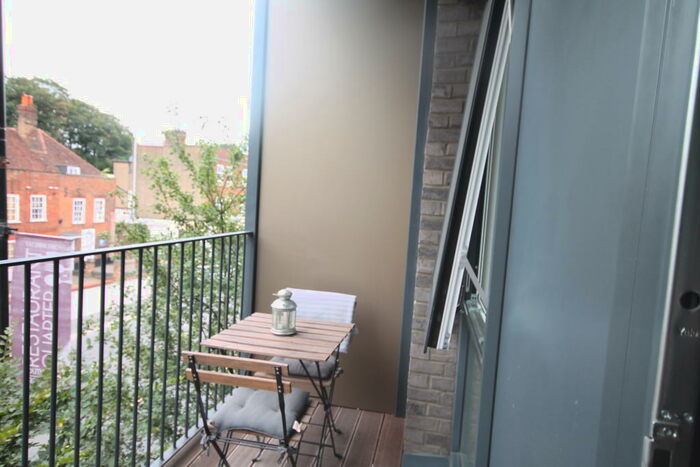 1 Bedroom Apartment To Rent In Central Cross, South End, Croydon, CR0