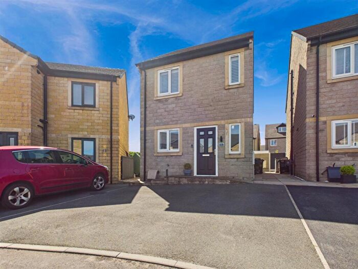 3 Bedroom Detached House For Sale In Kiln Close, Dove Holes, Buxton, SK17