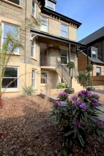 2 Bedroom Flat To Rent In Chatsworth Road, South Croydon, CR0