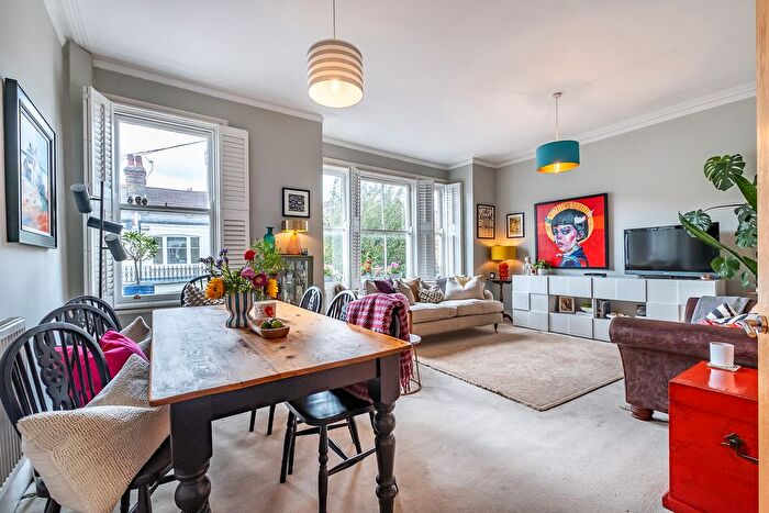 2 Bedroom Flat For Sale In Galveston Road, London, SW15