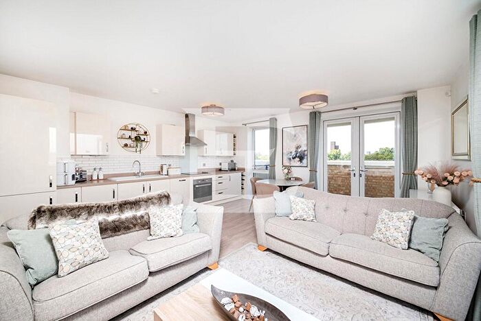 2 Bedroom Apartment For Sale In Coxwell Boulevard, London, NW9