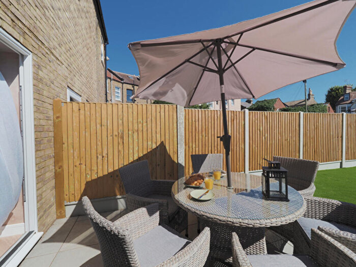 3 Bedroom Flat To Rent In Southwood Road, Ramsgate, CT11