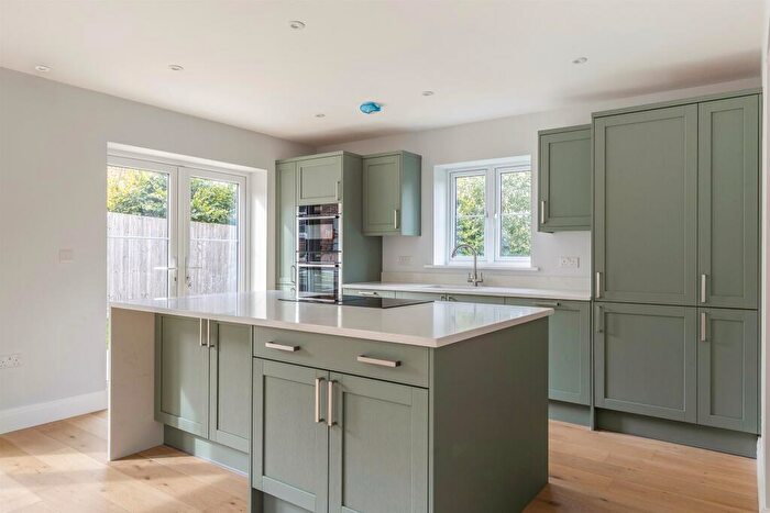 3 Bedroom Detached House For Sale In Winterslow Road, Porton, Salisbury, SP4