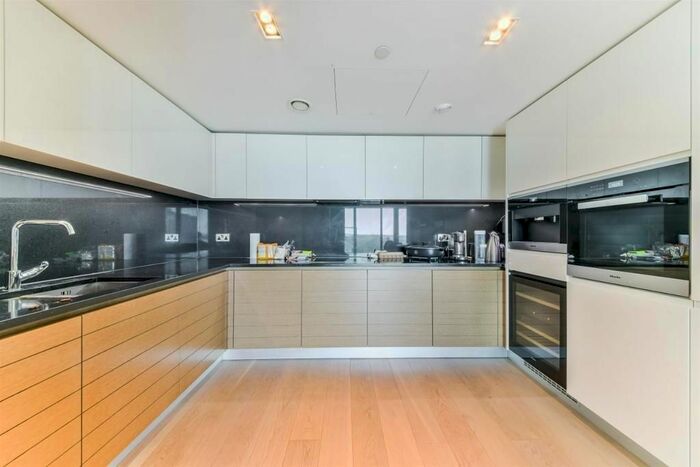 2 Bedroom Flat To Rent In Merano Residences, The Dumond, Albert Embankment, Vauxall, London, SE1
