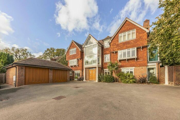 6 Bedroom Property To Rent In Southwood Avenue, Coombe, Kingston Upon Thames, KT2