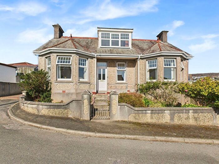 4 Bedroom Bungalow For Sale In Courtney Road, St Austell, PL25