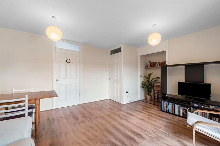 1 Bedroom Flat For Sale In Alderley Walk, Macclesfield, SK11