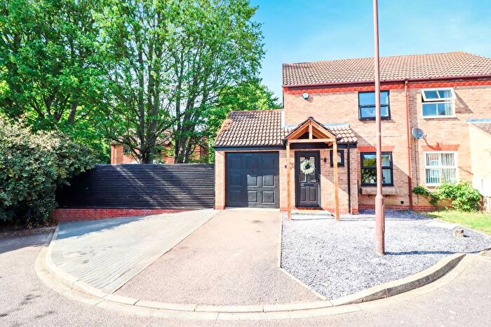 2 Bedroom Semi-detached House For Sale In Wood Close, Biddenham, MK40