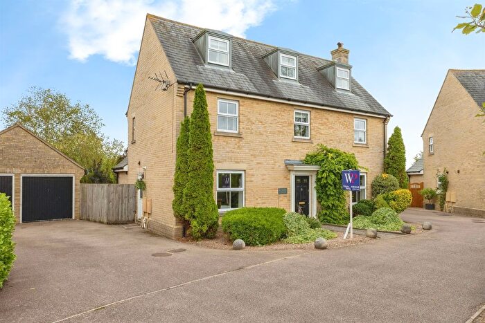 5 Bedroom Detached House For Sale In Field Acre Way, Long Stratton, Norwich, NR15