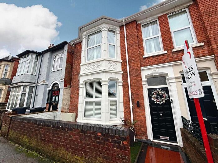 4 Bedroom Semi Detached House For Sale In Kent Road, Old Town, Swindon, SN1